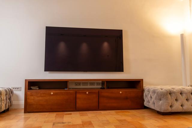 The lounge with TV