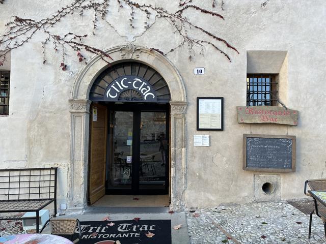 The entrance of Tric Trac restaurant